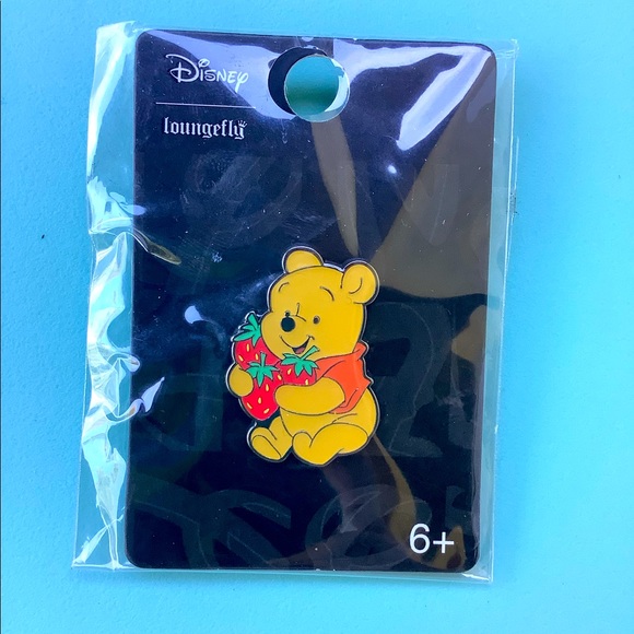 Disney loungefly Pooh trading pin